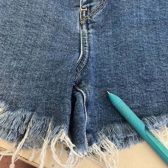 Treasure & Bond Foster Boyfriend High Rise Exposed Button Fly Cut Off Short - 29 - Picture 7 of 7